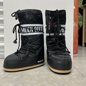 Moon Boots
